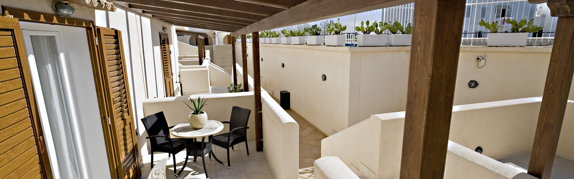 Spaziose ed eleganti, le camere superior dell’Hotel Tempo di Mare offrono un ambiente raffinato dove soggiornare.